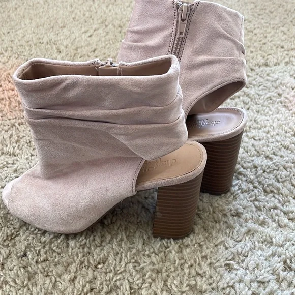 Open toe - Picture 2 of 3